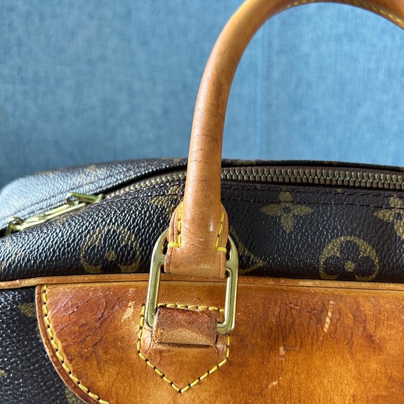 Louis Vuitton Deuville - Picture 9 of 13